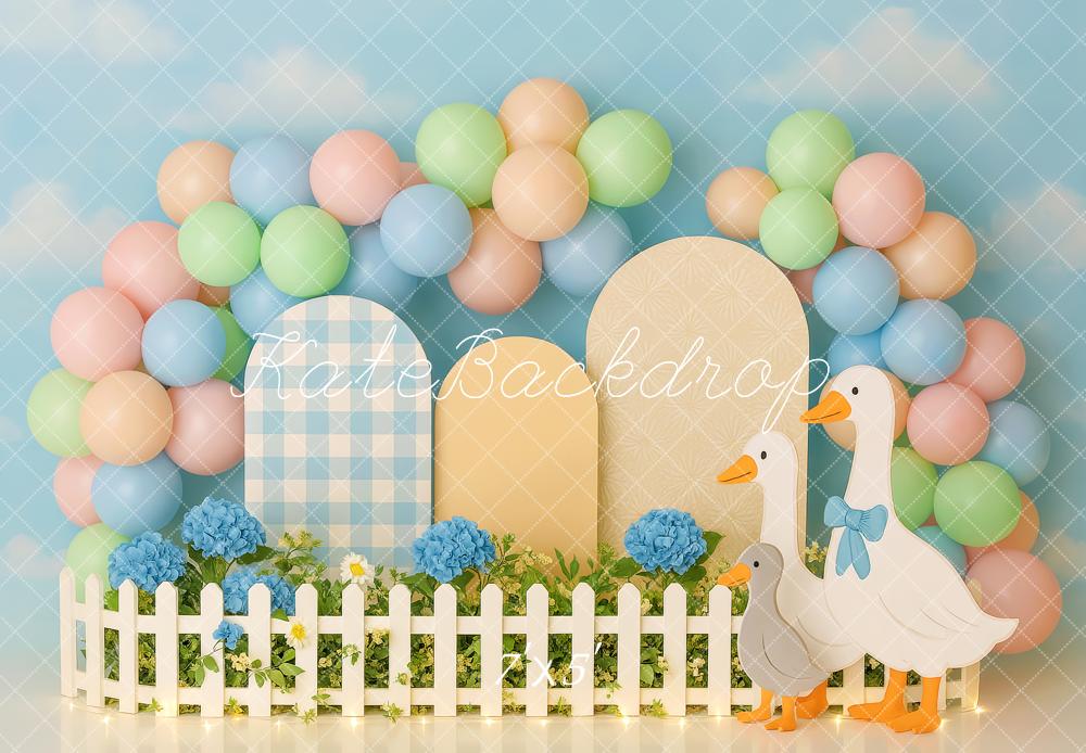 Kate Cake Smash Garten Gänse pastellfarbene Luftballons Hintergrund Entworfen von Patty Robert - Kate Backdrop.de
