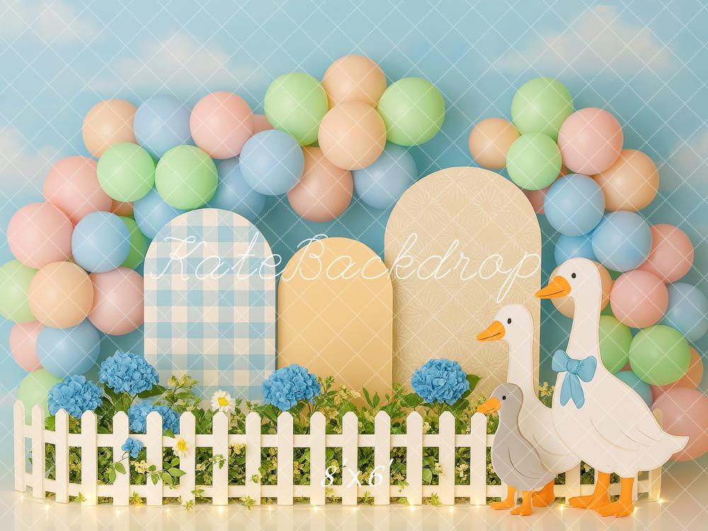 Kate Cake Smash Garten Gänse pastellfarbene Luftballons Hintergrund Entworfen von Patty Robert - Kate Backdrop.de
