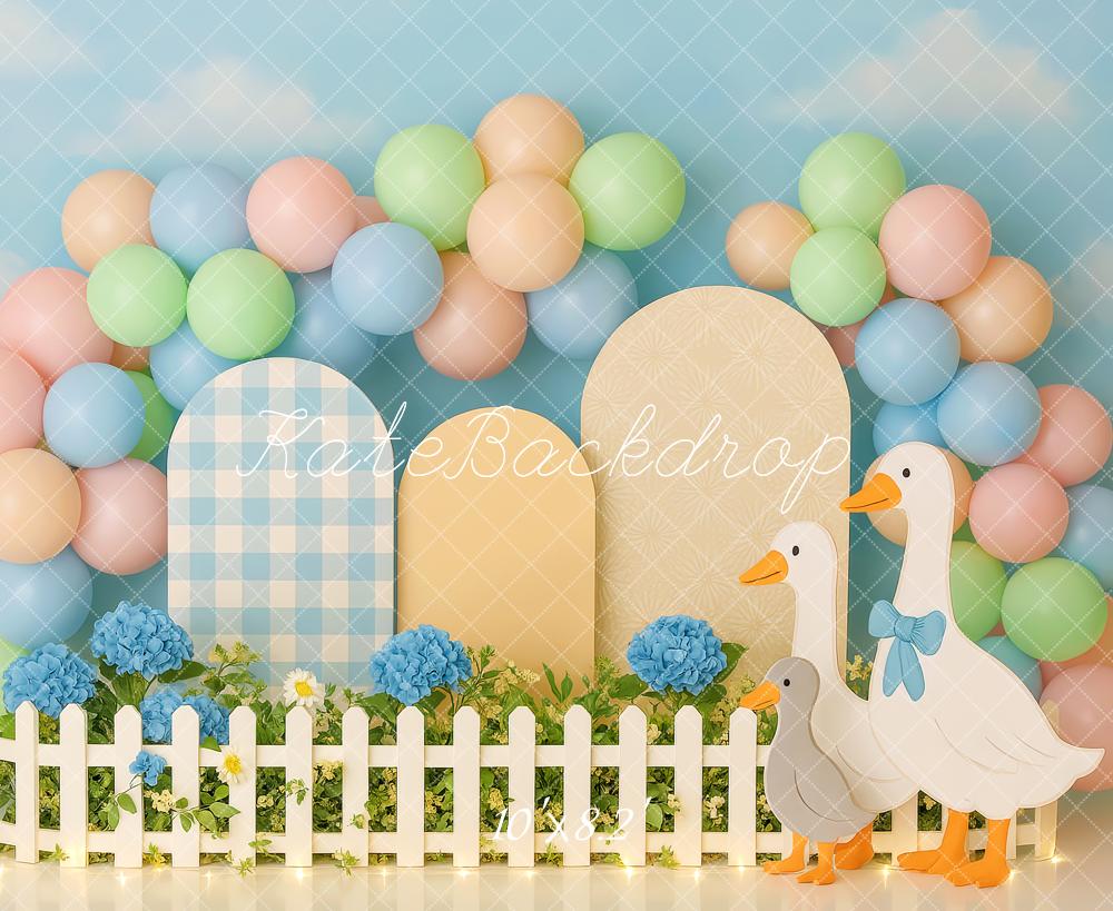 Kate Cake Smash Garten Gänse pastellfarbene Luftballons Hintergrund Entworfen von Patty Robert - Kate Backdrop.de