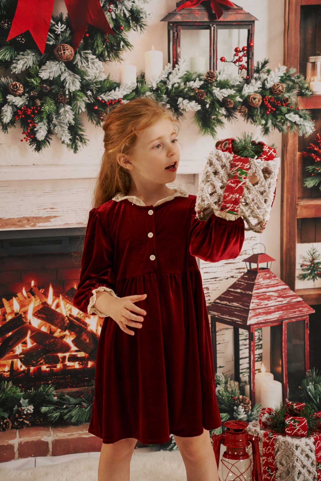 Kate Weihnachten Kamin Kranz Rot Hintergrund Entworfen von Emetselch - Kate Backdrop.de