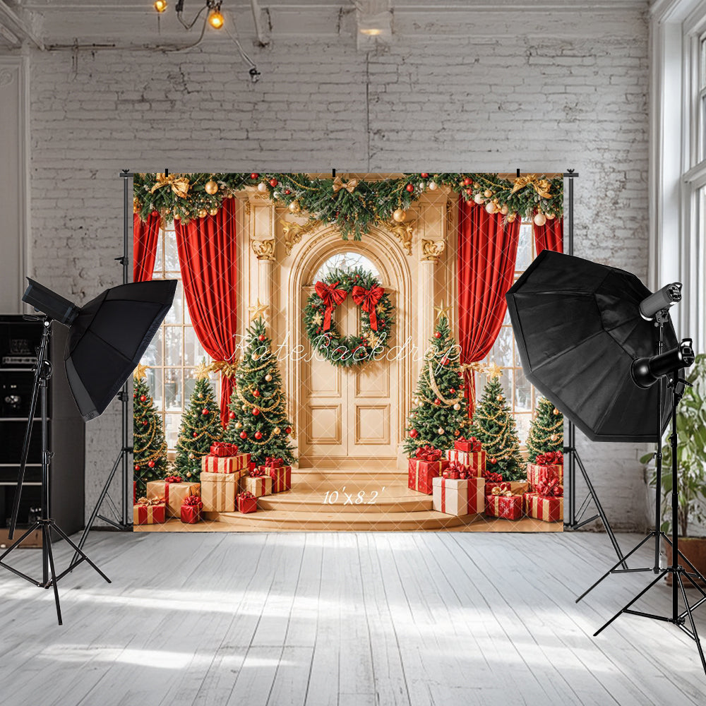 Kate Weihnachten Baum Rot Vorhang Tür Kranz Hintergrund entworfen von Emetselch - Kate Backdrop.de
