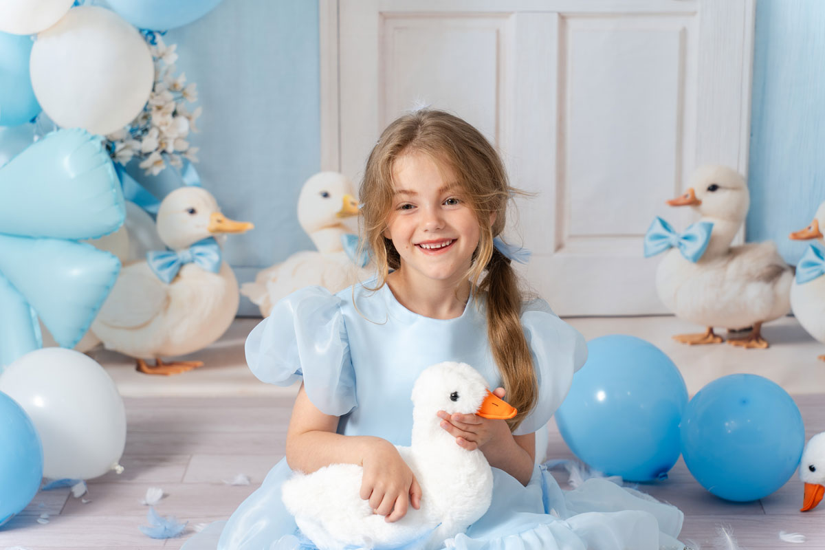 Kate Kinder Geburtstag Enten Ballons Blau Hintergrund Entworfen von Emetselch