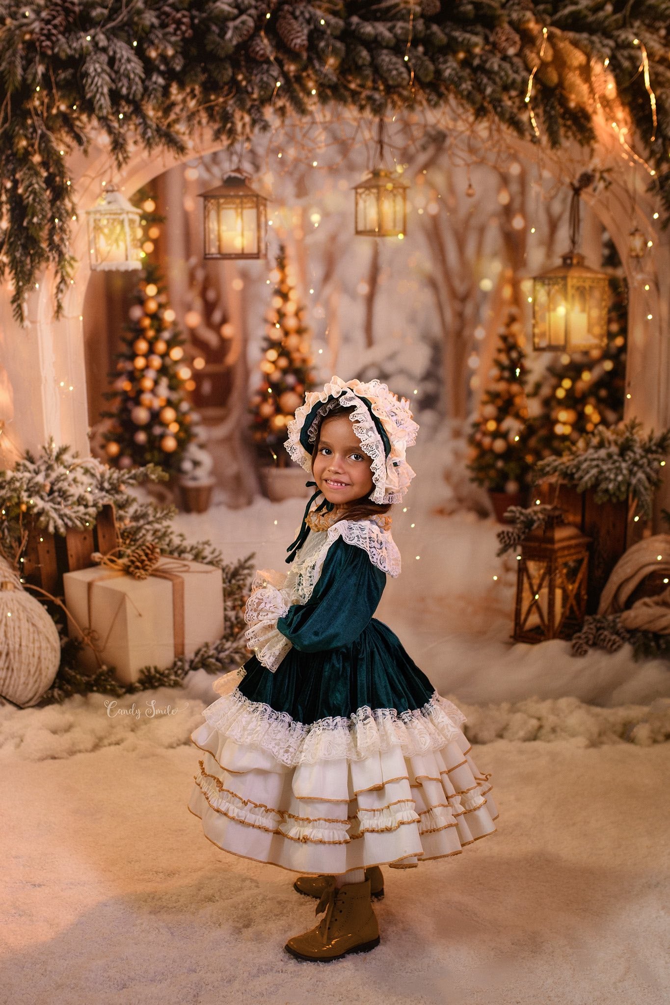 Kate Weihnachten Bogengirlande Schneebäume Hintergrund entworfen von Emetselch