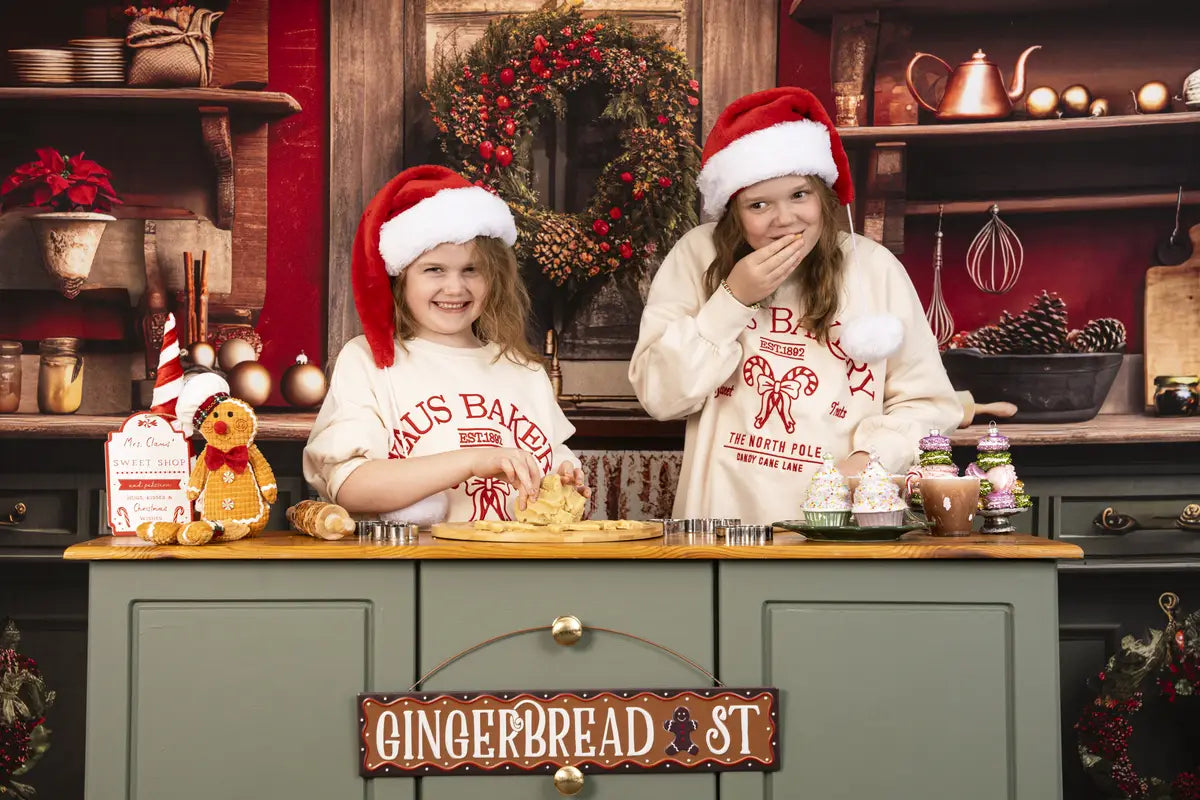 Kate Rot und Grün Weihnachtsküche Fleece Hintergrund Entworfen von Mandy Ringe - Kate Backdrop.de
