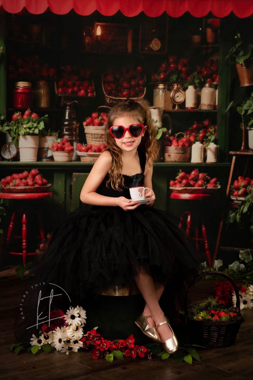 Kate Frühling Grün Pflanze Erdbeere Haus Hintergrund von Emetselch - Kate Backdrop.de