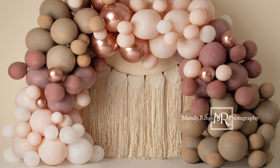 Kate Matt Ballonbogen Macrame Wand Fleece Hintergrund Entworfen von Mandy Ringe - Kate Backdrop.de