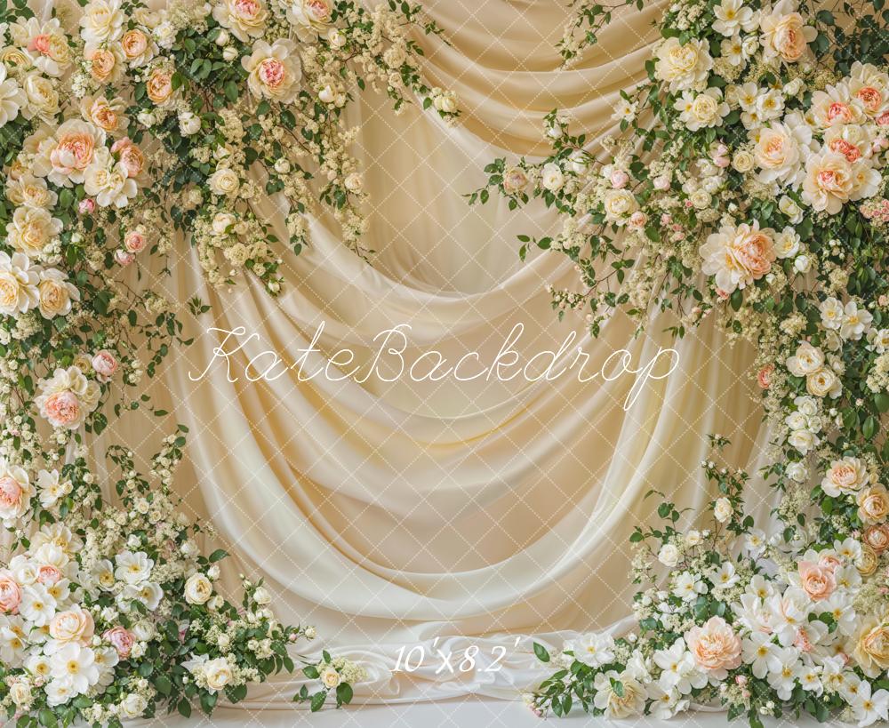Kate Hochzeit Blumenarrangement Creme Hintergrund Entworfen von Emetselch