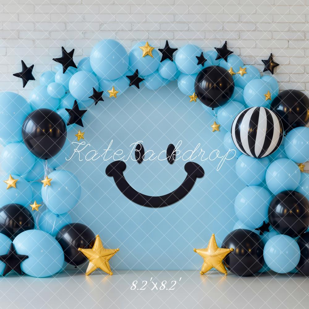 Kate Geburtstag Smiley Ballonbogen Blau Hintergrund Entworfen von Emetselch