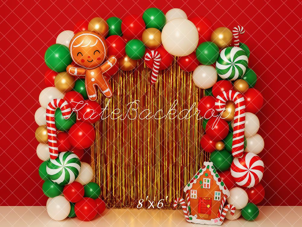 Kate Weihnachten Ballonbogen Lebkuchenhaus Rot Hintergrund Entworfen von Patty Roberts - Kate Backdrop.de