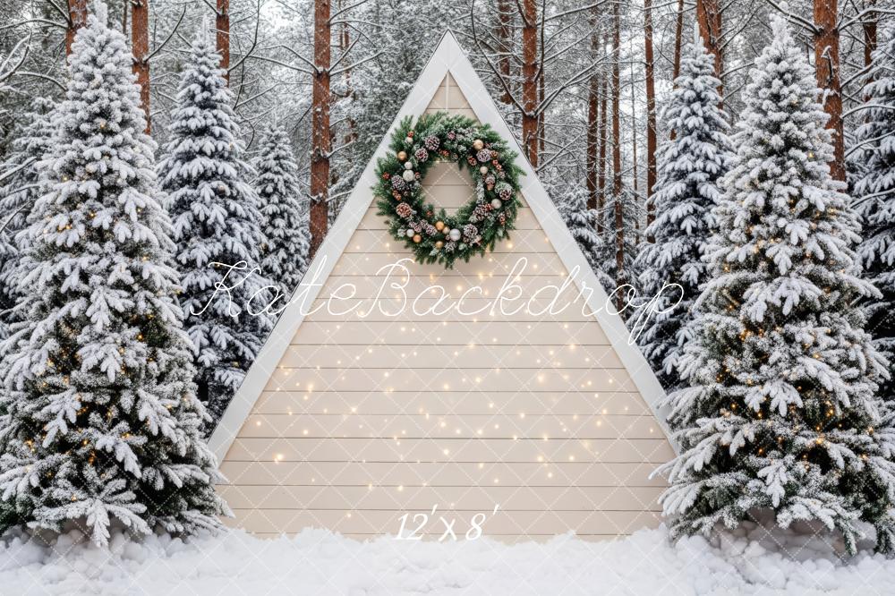 Kate Weihnachten Winterwald Tannen Beige Hintergrund Entworfen von Patty Roberts