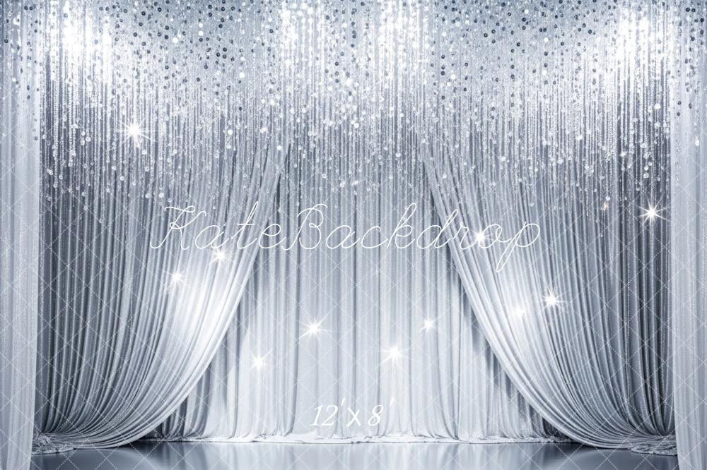 Kate Ball Glitzer Vorhang Silber Hintergrund Entworfen von Patty Roberts