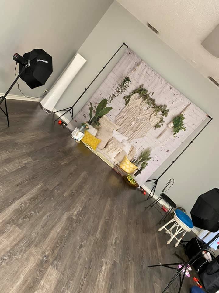 Kate Boho Macrame Bodenkissen mit Pflanzen Hintergrund Entworfen von Mandy Ringe Photography - Kate Backdrop.de