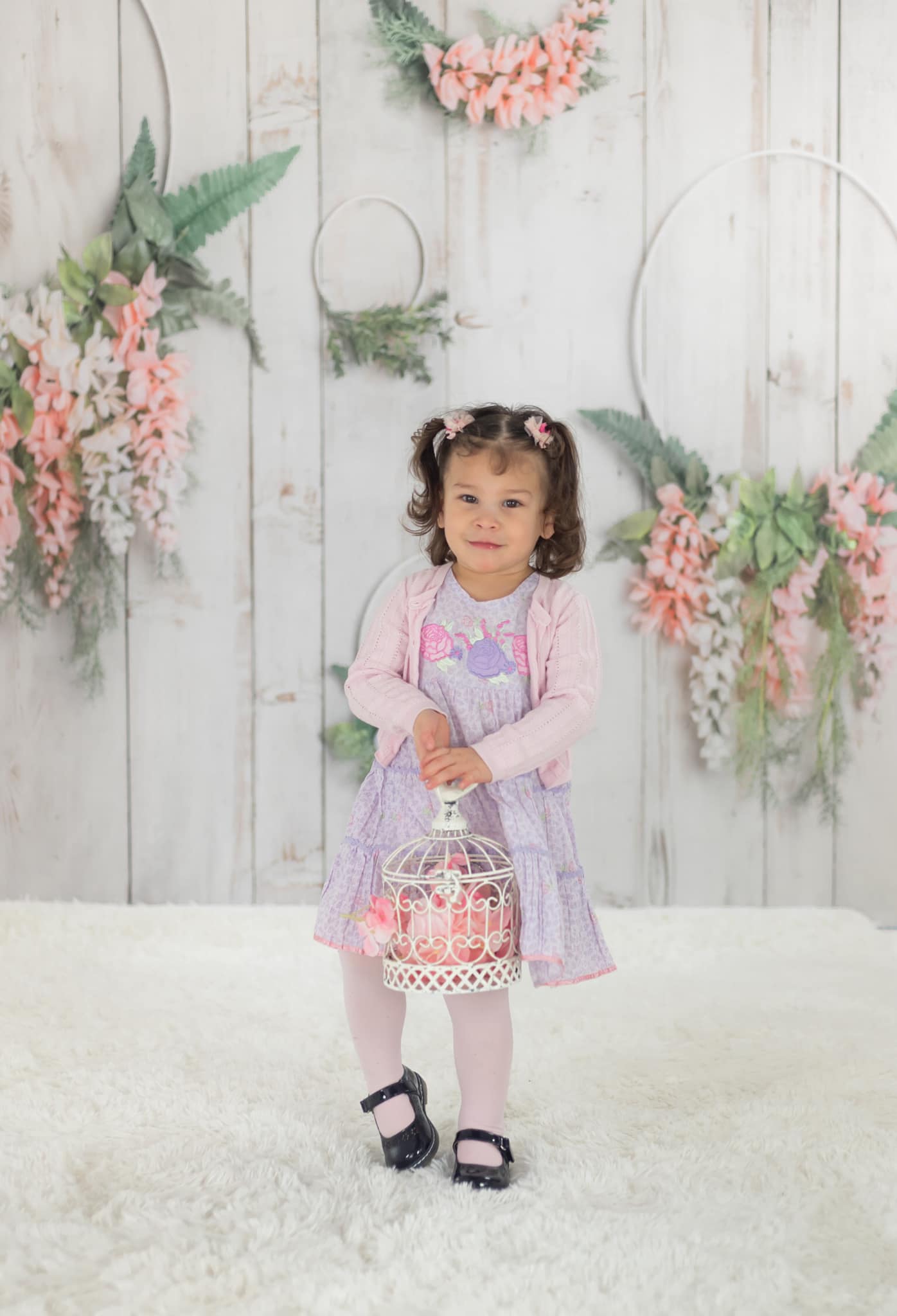 Kate Holzhintergrund Rosa Blumenreifen von Rose Abbas - Kate Backdrop.de