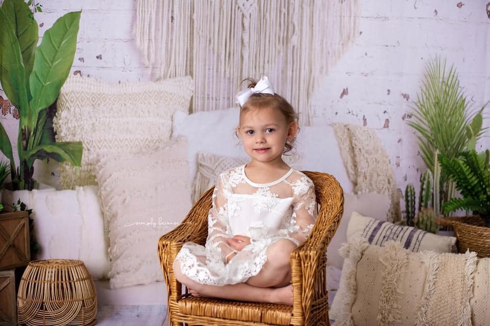 Kate Boho Macrame Bodenkissen mit Pflanzen Hintergrund Entworfen von Mandy Ringe Photography - Kate Backdrop.de