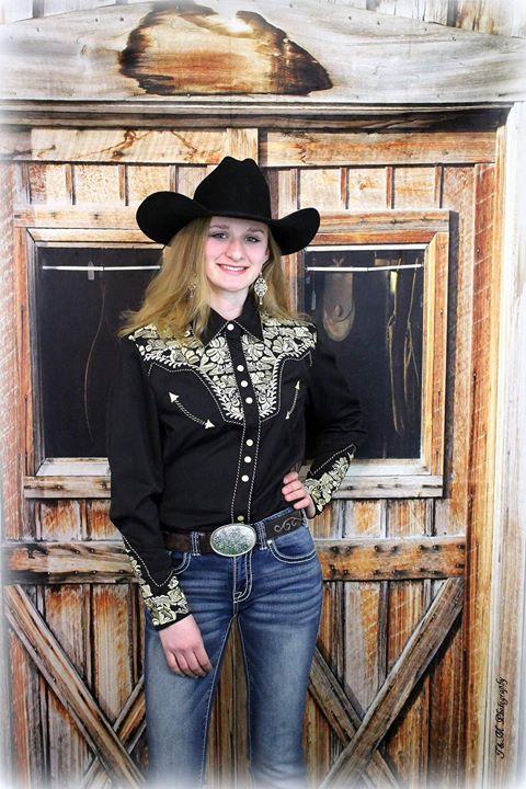 Kate Tack Barn Spring Kulisse für Fotografie von Arica Kirby entworfen - Kate Backdrop.de