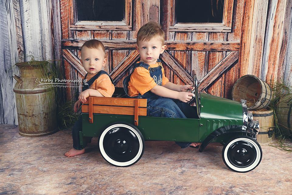 Kate Tack Barn Spring Kulisse für Fotografie von Arica Kirby entworfen - Kate Backdrop.de