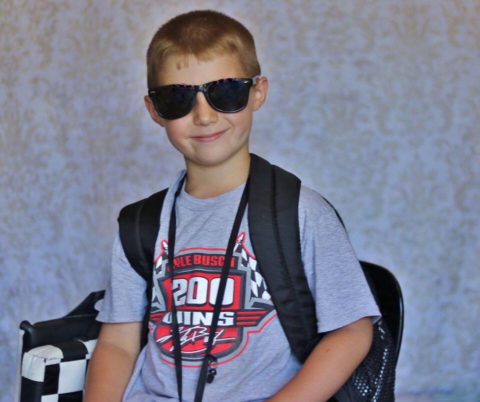 Kate Gold Demask Klassik Hintergrund für Fotografie Entworfen von Erin Larkins - Kate Backdrop.de