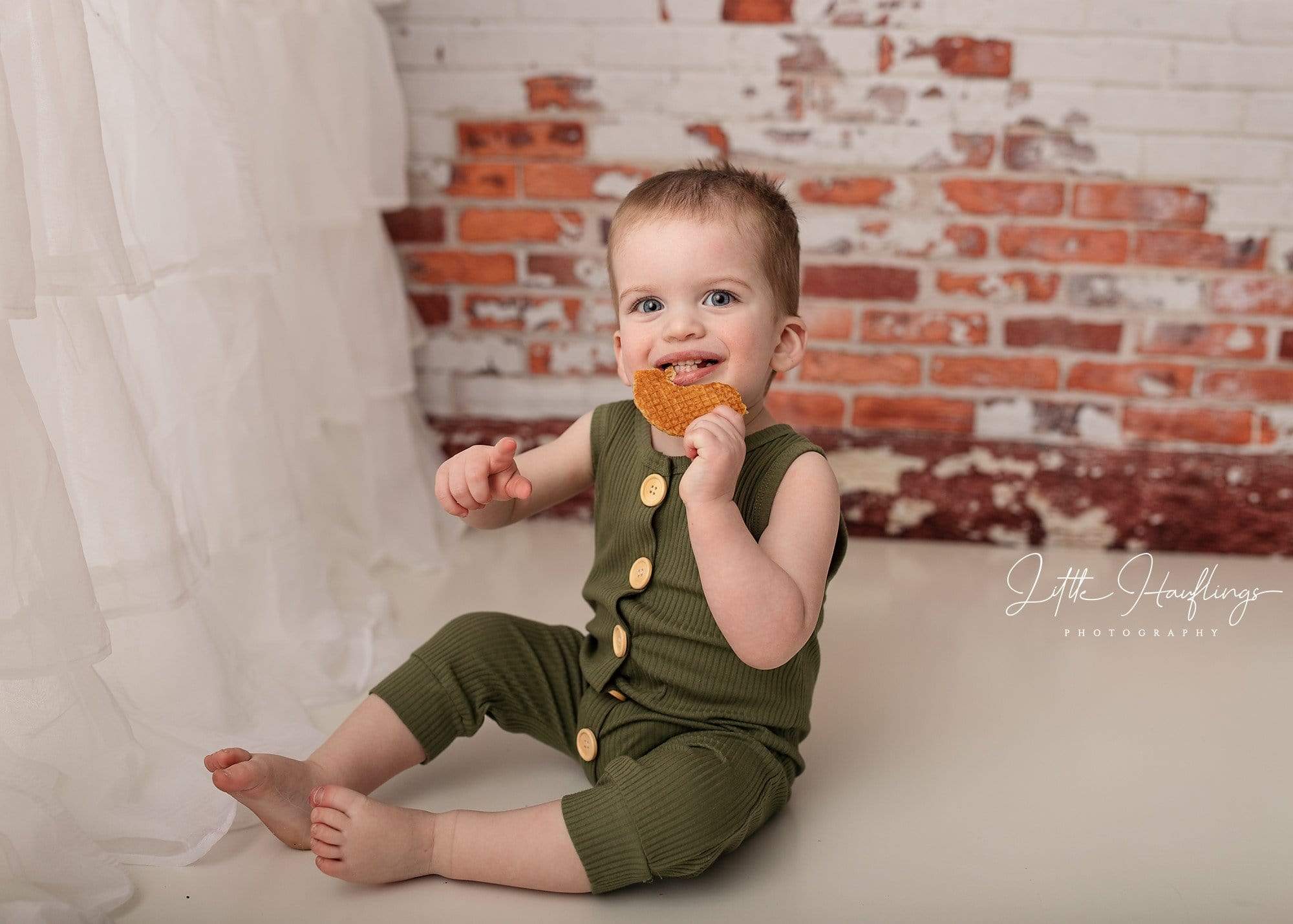 Katebackdrop£ºKate Shabby White and Red Brick Backdrop Designed By Mandy Ringe Photography