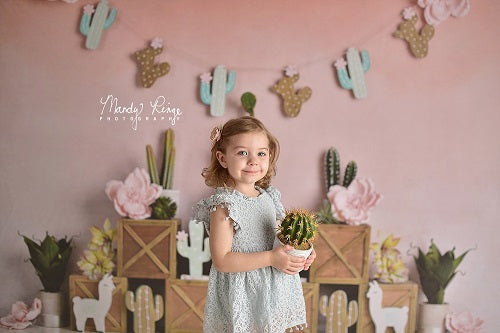 Kate Sommer Pastelllamas mit kaktusrosa Hintergrund für Kinder Entworfen von Mandy Ringe Photography - Kate Backdrop.de