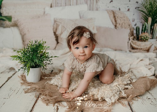 Kate Boho Macrame Bodenkissen mit Pflanzen Hintergrund Entworfen von Mandy Ringe Photography - Kate Backdrop.de