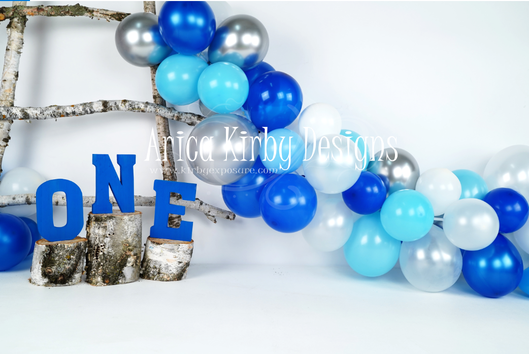Kate Blaue Luftballons - 1 Geburtstagshintergrund Entworfen von Arica Kirby - Kate Backdrop.de