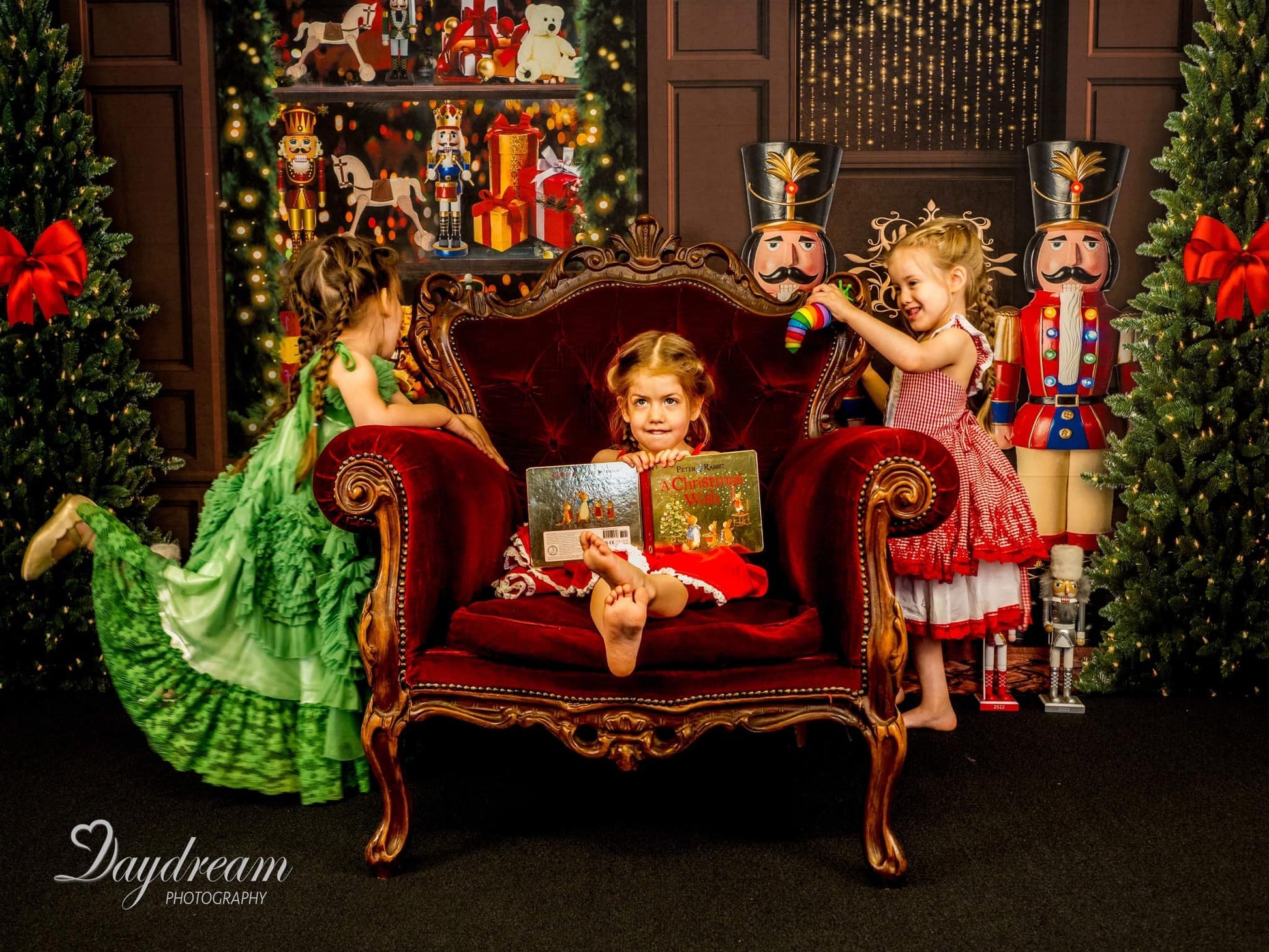 Kate Weihnachtshintergrund Nussknacker Store Tree von Uta Mueller Photography - Kate Backdrop.de