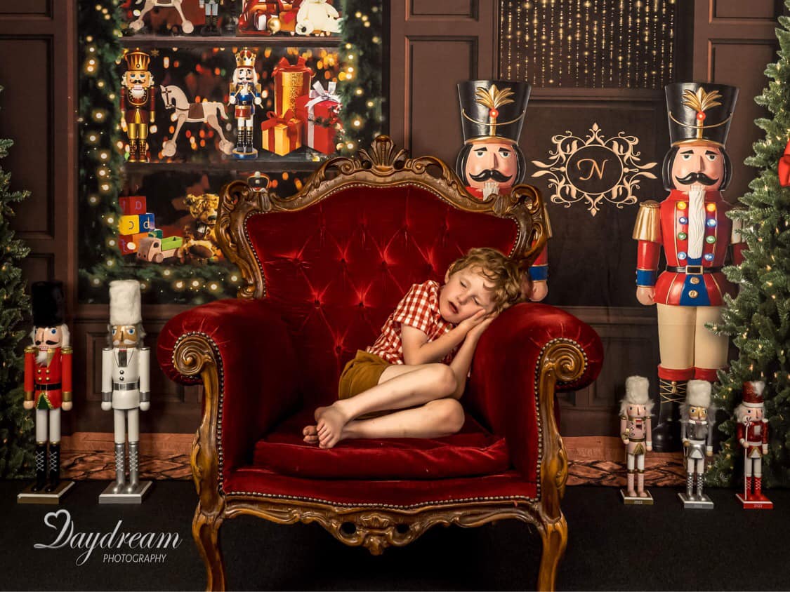 Kate Weihnachtshintergrund Nussknacker Store Tree von Uta Mueller Photography - Kate Backdrop.de