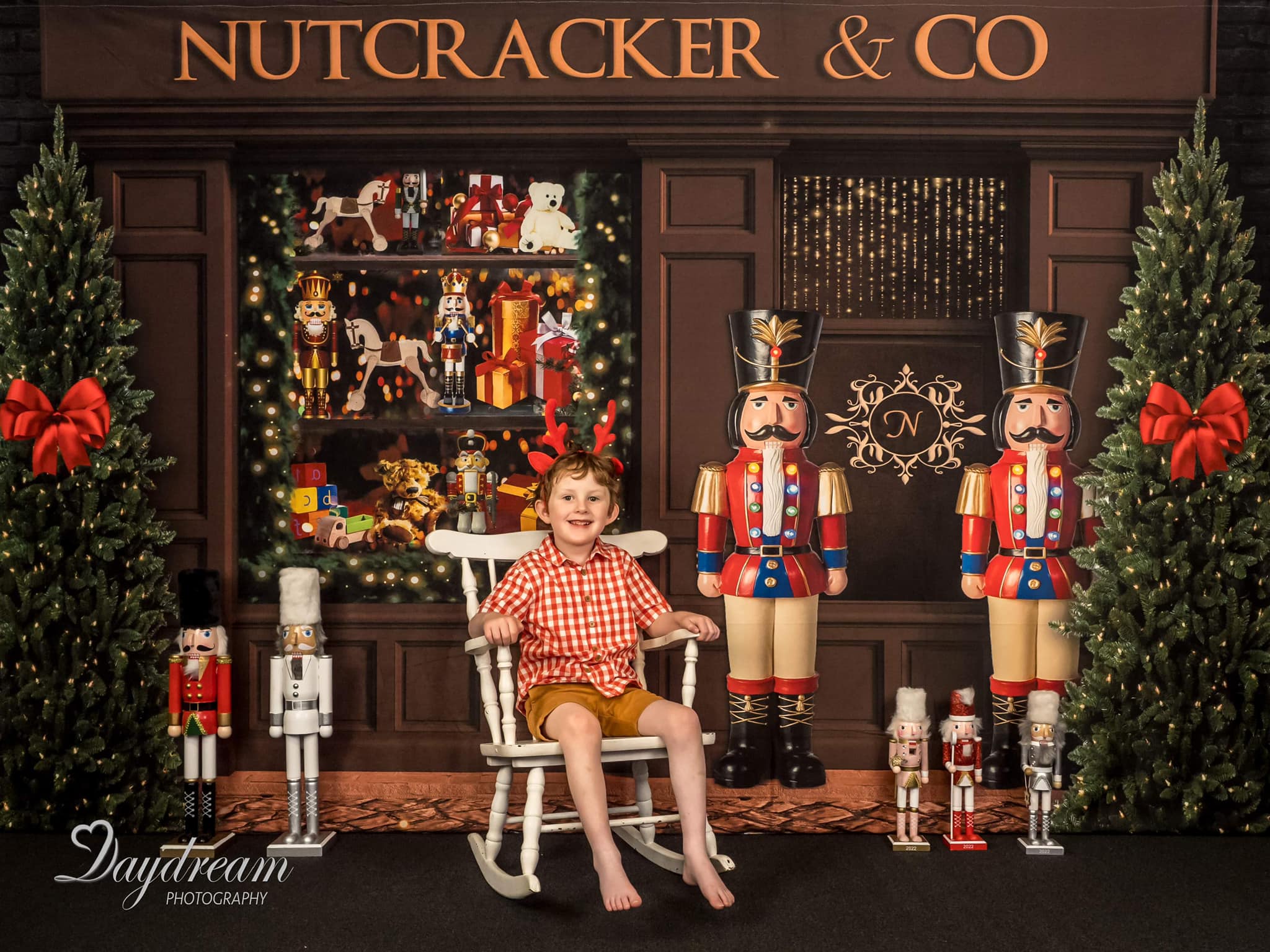 Kate Weihnachtshintergrund Nussknacker Store Tree von Uta Mueller Photography - Kate Backdrop.de