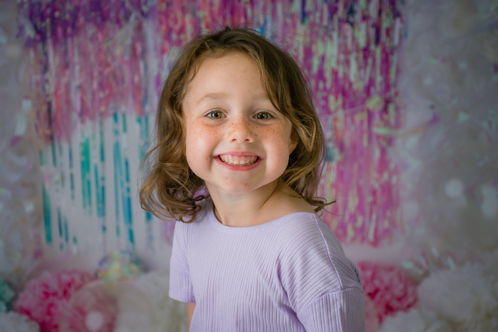 Kate Irisierend Regenbogen Geburtstag Mädchen Hintergrund von Mandy Ringe Photography - Kate Backdrop.de