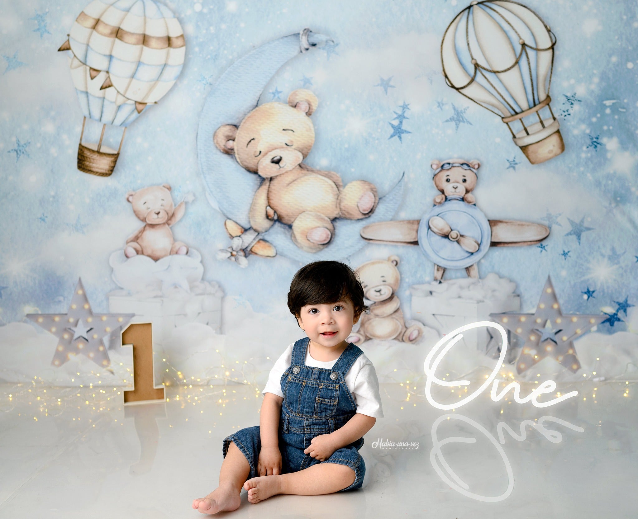 Kate Bär Heißer Ballon Blauer Hintergrund von Ashley Paul - Kate Backdrop.de