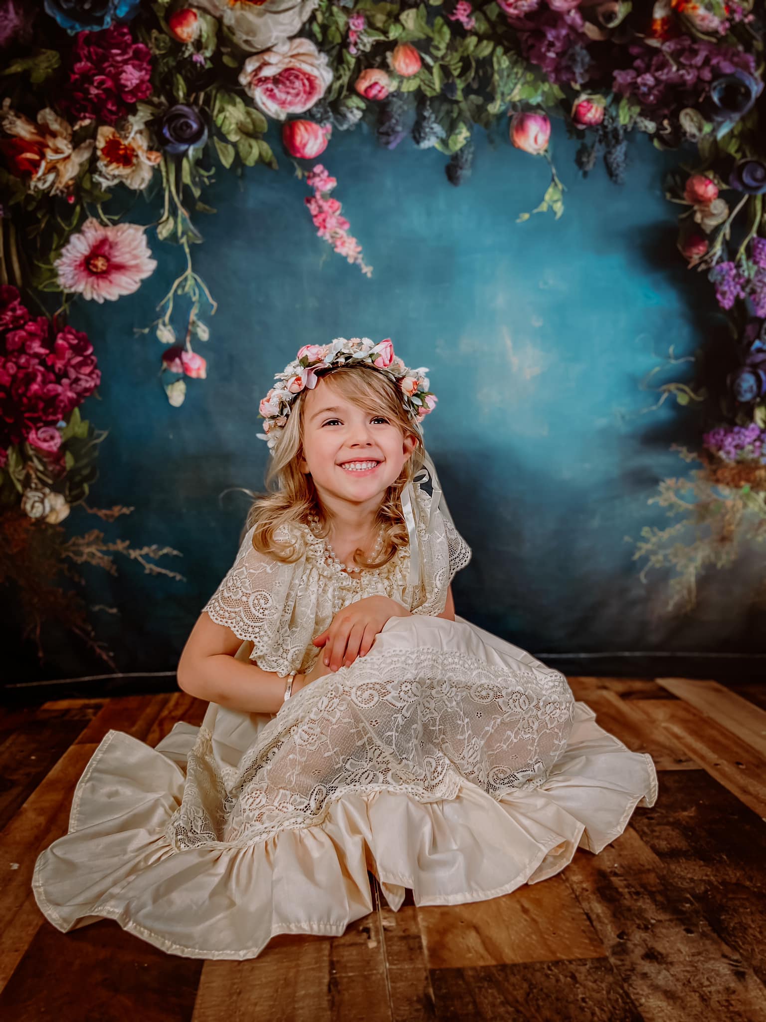 Kate Fine Art Oil Painterly floral Dark Teal Hintergrund von Mini MakeBelieve - Kate Backdrop.de