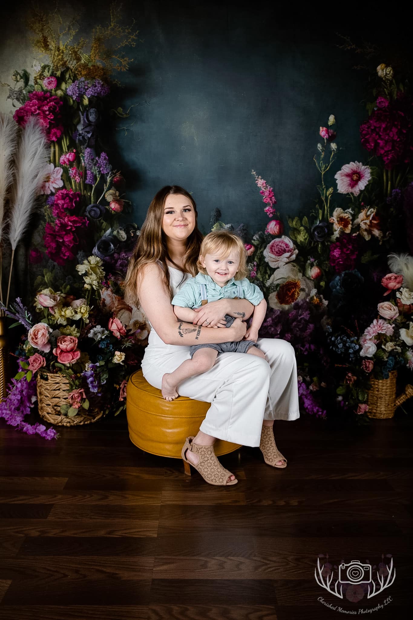 Kate Fine Art Oil Painterly floral Dark Teal Hintergrund von Mini MakeBelieve - Kate Backdrop.de