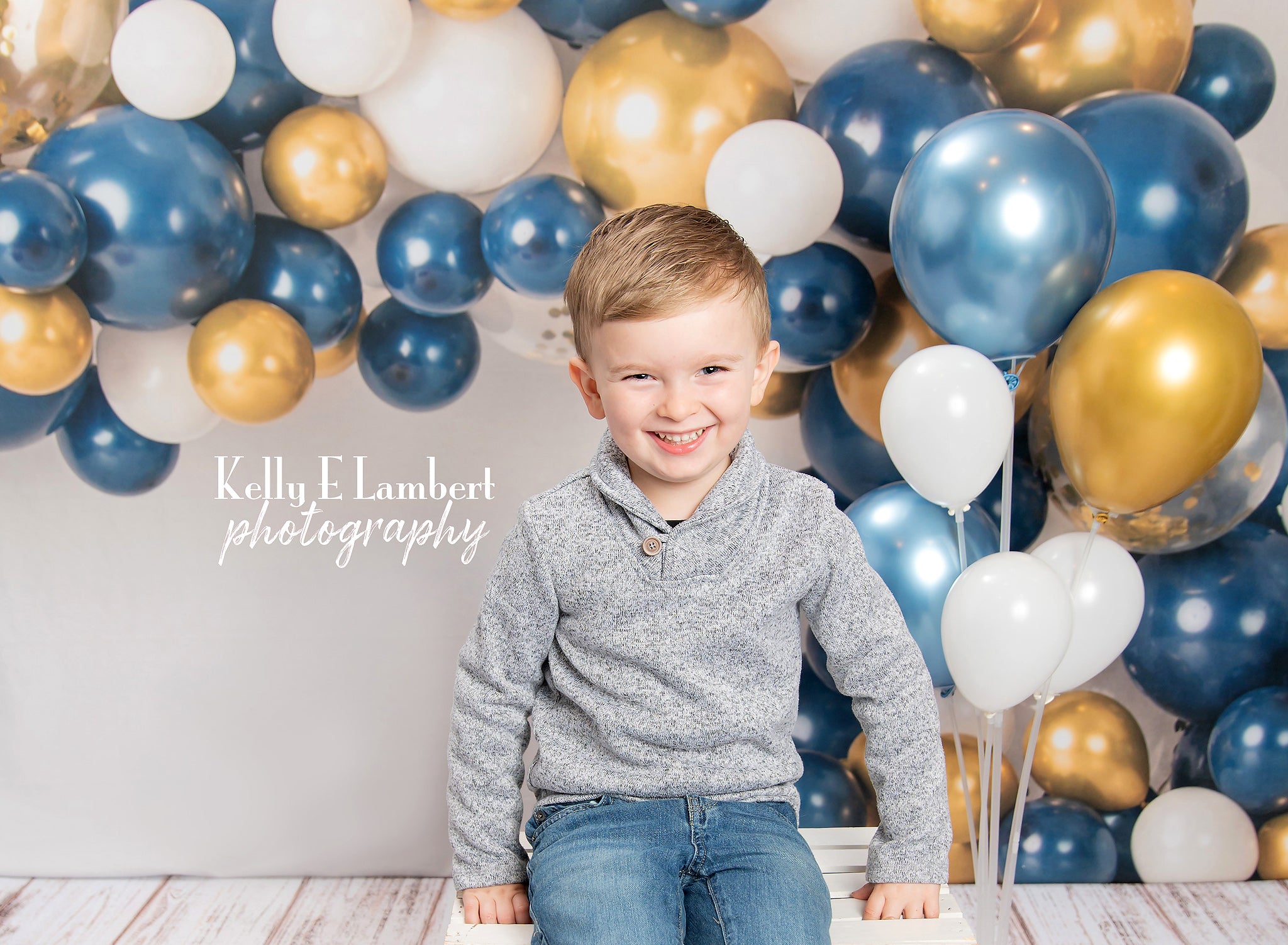 Kate Marineblaue und goldene Ballongirlande als Hintergrundkulisse von Mandy Ringe Photography - Kate Backdrop.de