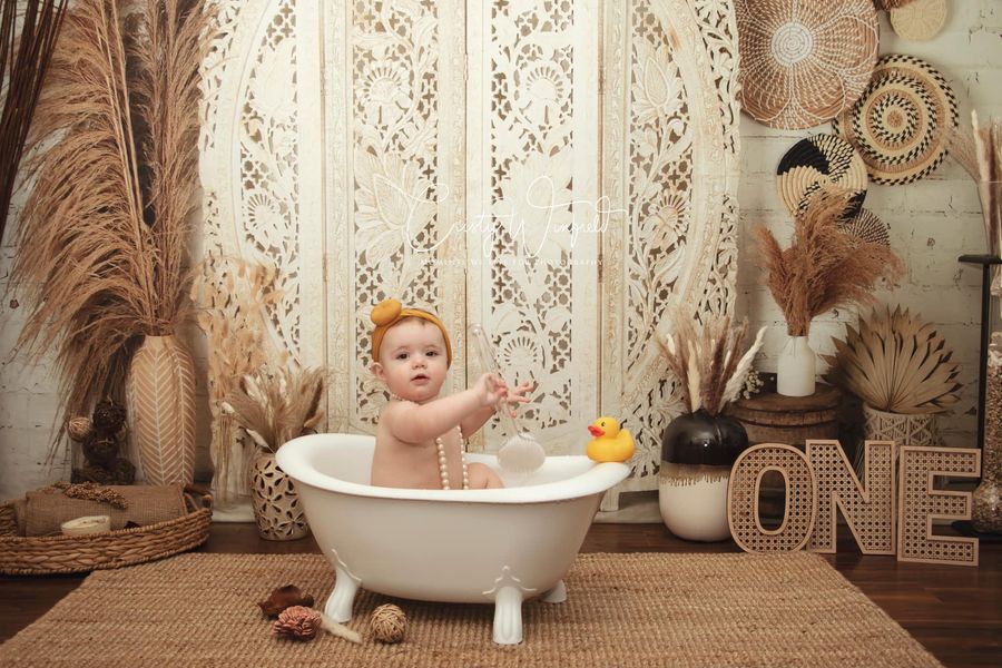 Kate Boho-Makrame-Wand mit Körben und Leiter als Hintergrundkulisse von Mandy Ringe Photography - Kate Backdrop.de