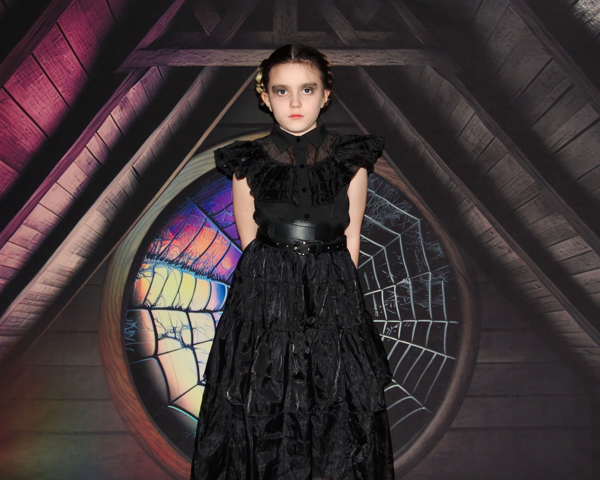 Kate Spooky Halloween Dachboden Dorm Zimmer bunte Spinnennetz Fenster Hintergrund von Mini MakeBelieve - Kate Backdrop.de