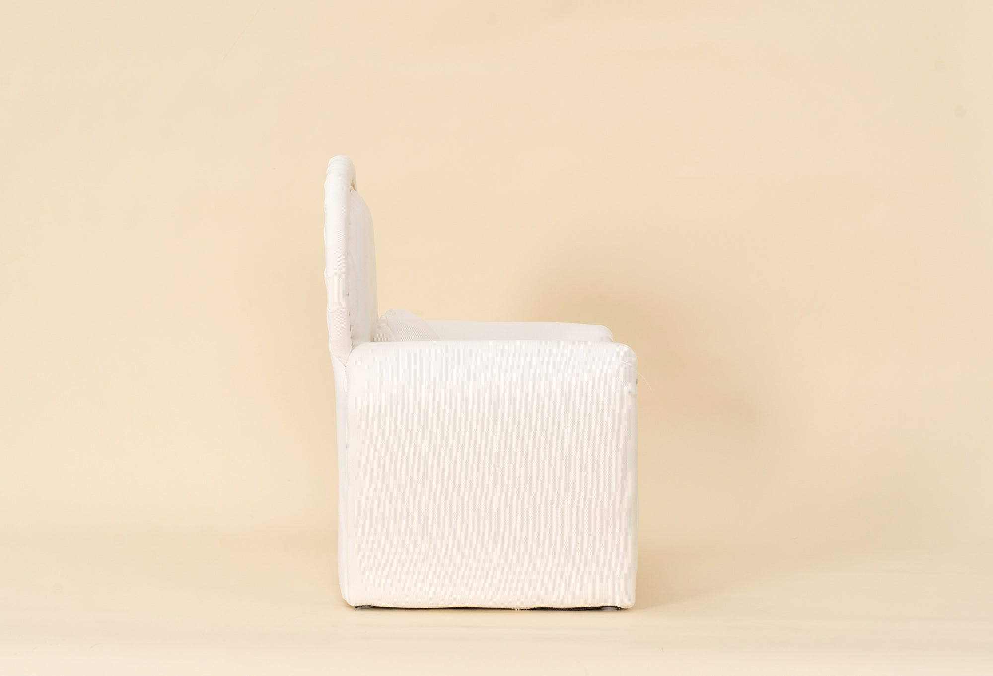 Kate Weißes Mini-Sofa aus Stoff mit Nieten Neugeborene Requisiten für die Fotografie - Kate Backdrop.de