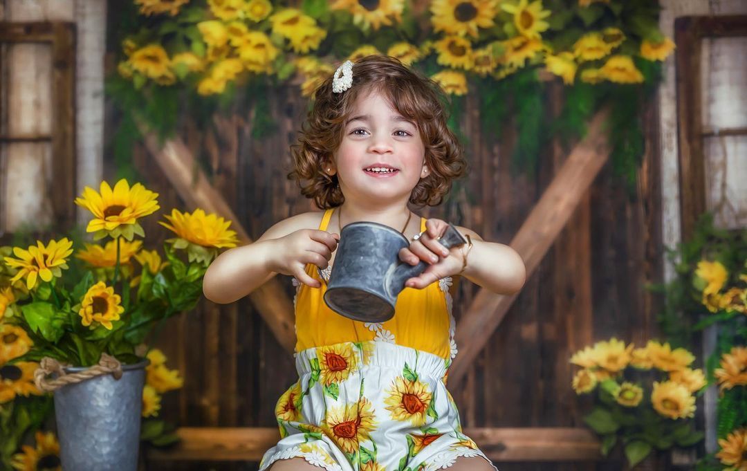 Kate Frühling Sonnenblumen Holztür Hintergrund Entworfen von Emetselch - Kate Backdrop.de