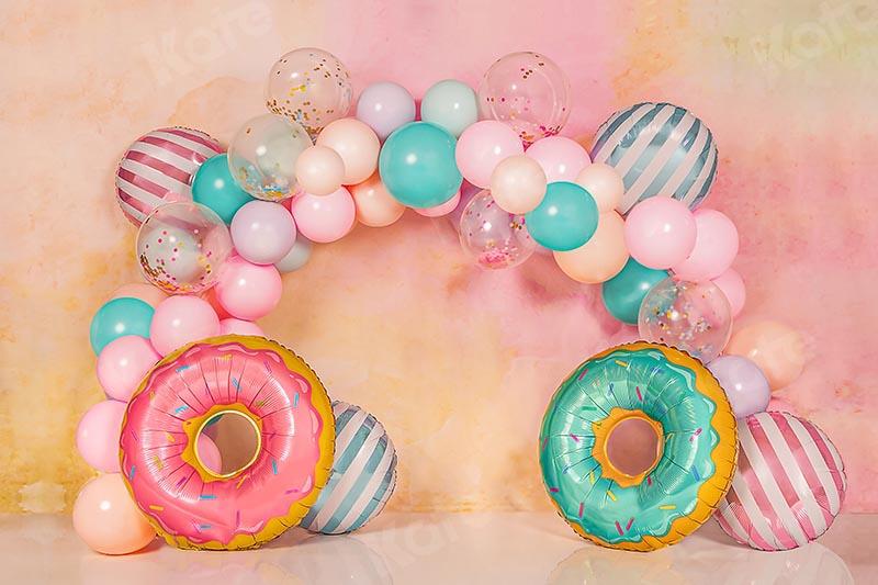 Kate Cake Smash Geburtstag Donut Luftballons Hintergrund von Emetselch - Kate Backdrop.de
