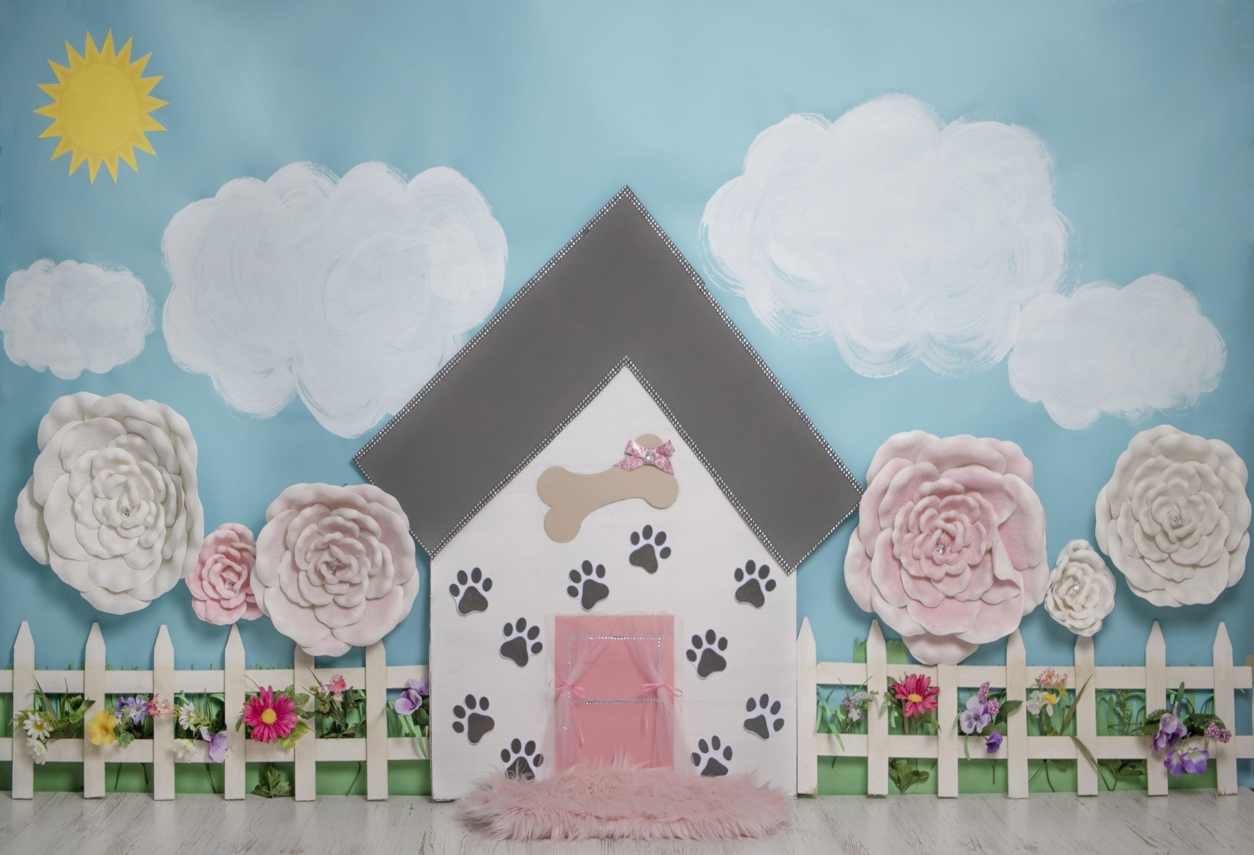 Kate Pet Park Geländer mit Blumen Frühling Kinder Kulisse für Fotografie von Erin Larkins entworfen - Kate Backdrop.de