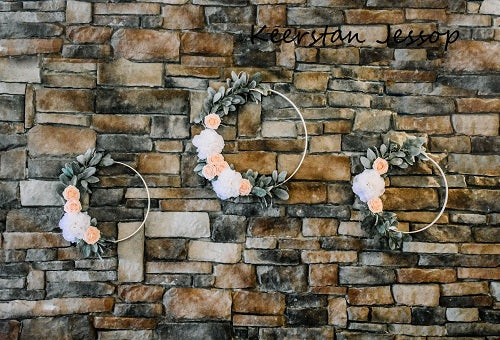 Kate Rock Stone Wall mit Garland Kulisse für Fotografie Entworfen von Keerstan Jessop - Kate Backdrop.de