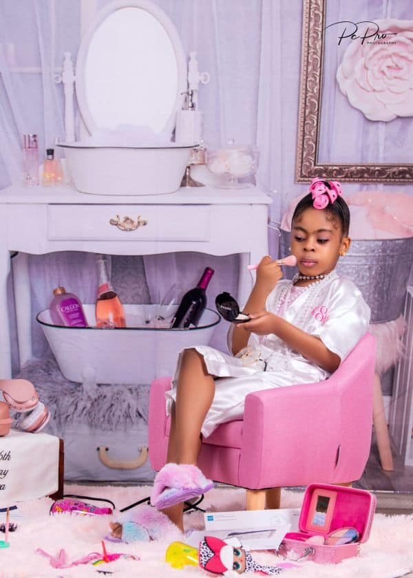 Kate Powder Room Kinder Hintergrund für Fotografie von Erin Larkins - Kate Backdrop.de