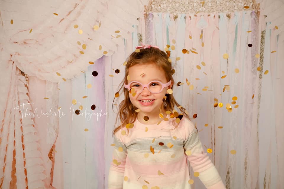 Kate Magisch Märchen Geburtstag Mädchen Vorhang Hintergrund von Keerstan Jessop