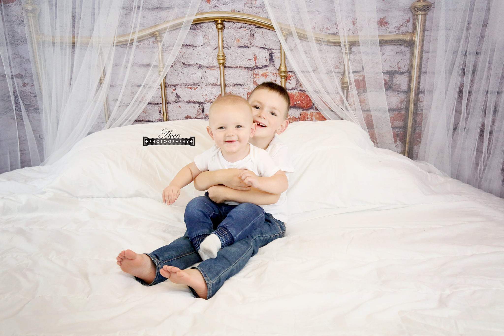 Kate Kopfteil Voll Messingbett Hintergrund für Fotografie Entworfen von Pine Park Collection - Kate Backdrop.de