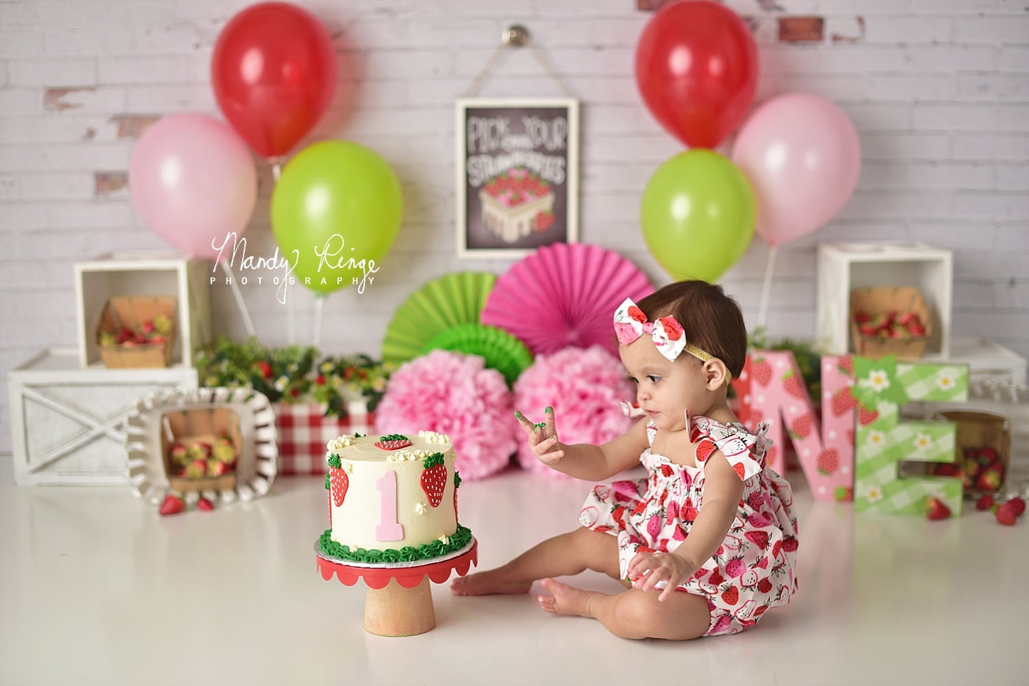 Kate Schäbiger weißer und roter Backsteinhintergrund von Mandy Ringe - Kate Backdrop.de