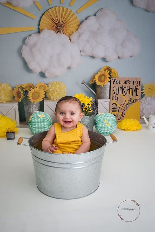Kate Frühling Sonne Wolken Blumen gelb Hintergrund Entworfen von Mandy Ringe Photography - Kate Backdrop.de