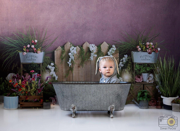 Kate Frühlingsgarten Blumen Holzzaun Hintergrund von Megan Leigh Fotografie - Kate Backdrop.de