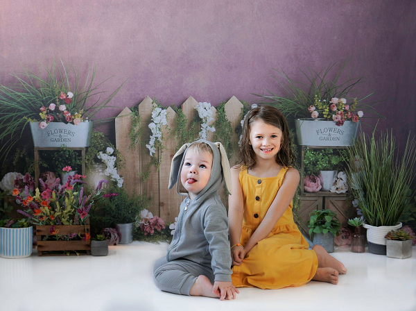 Kate Frühlingsgarten Blumen Holzzaun Hintergrund von Megan Leigh Fotografie - Kate Backdrop.de