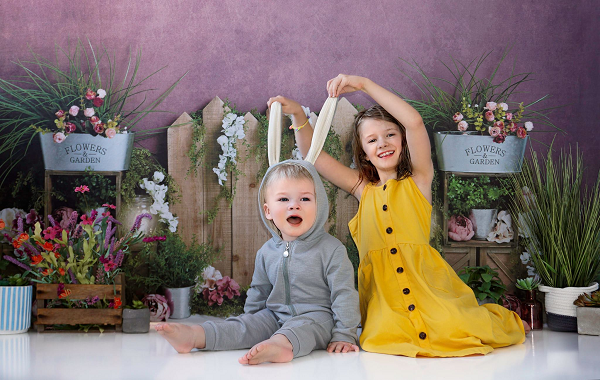 Kate Frühlingsgarten Blumen Holzzaun Hintergrund von Megan Leigh Fotografie - Kate Backdrop.de