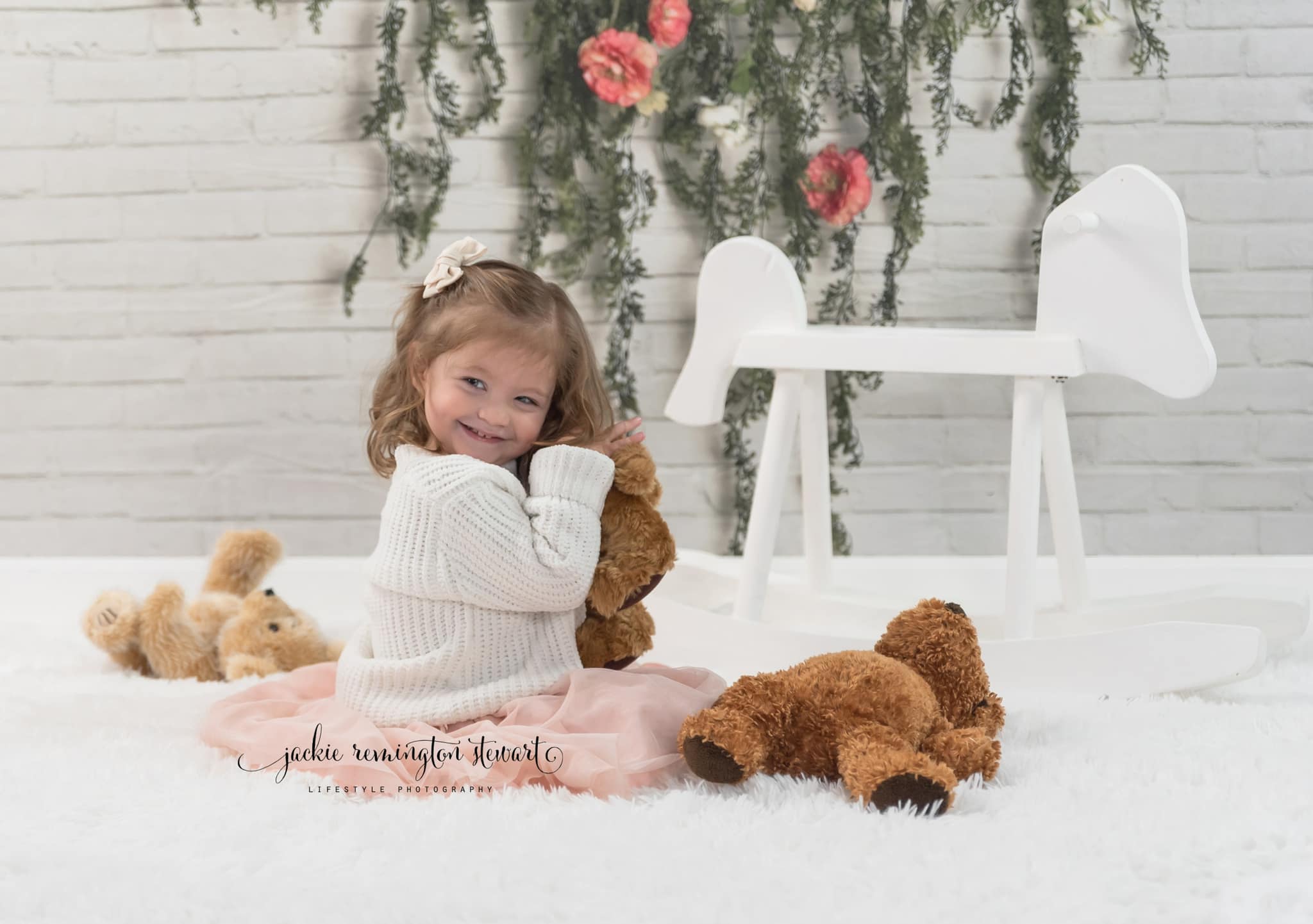 Kate Grüne Girlande mit rosa Blumenhintergrund von Mandy Ringe - Kate Backdrop.de