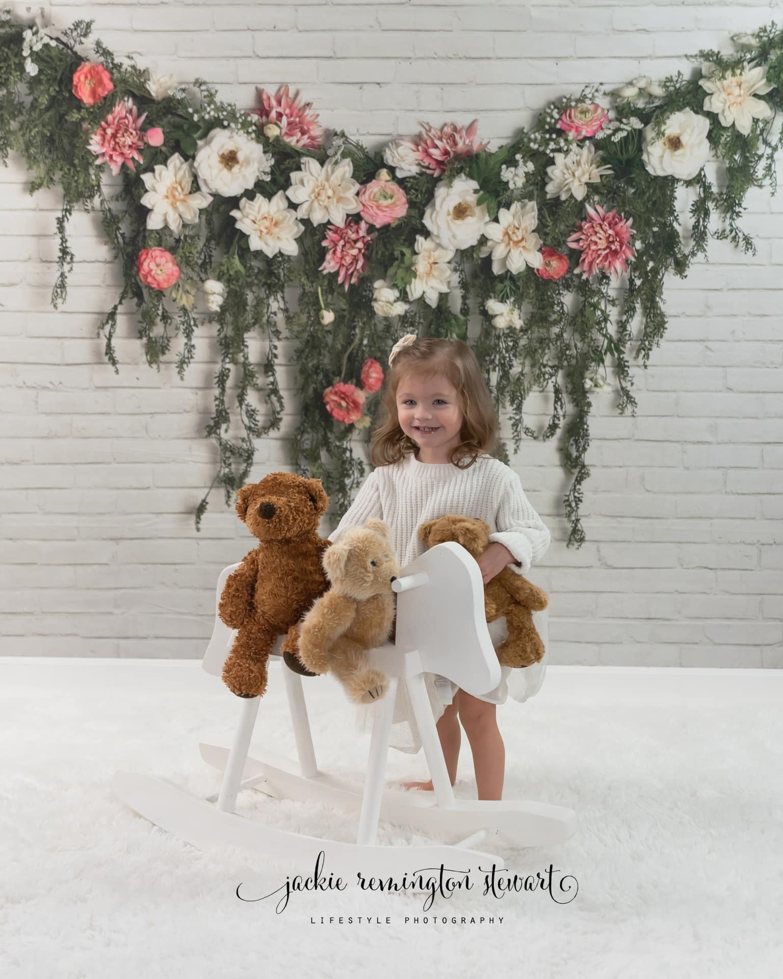 Kate Grüne Girlande mit rosa Blumenhintergrund von Mandy Ringe - Kate Backdrop.de